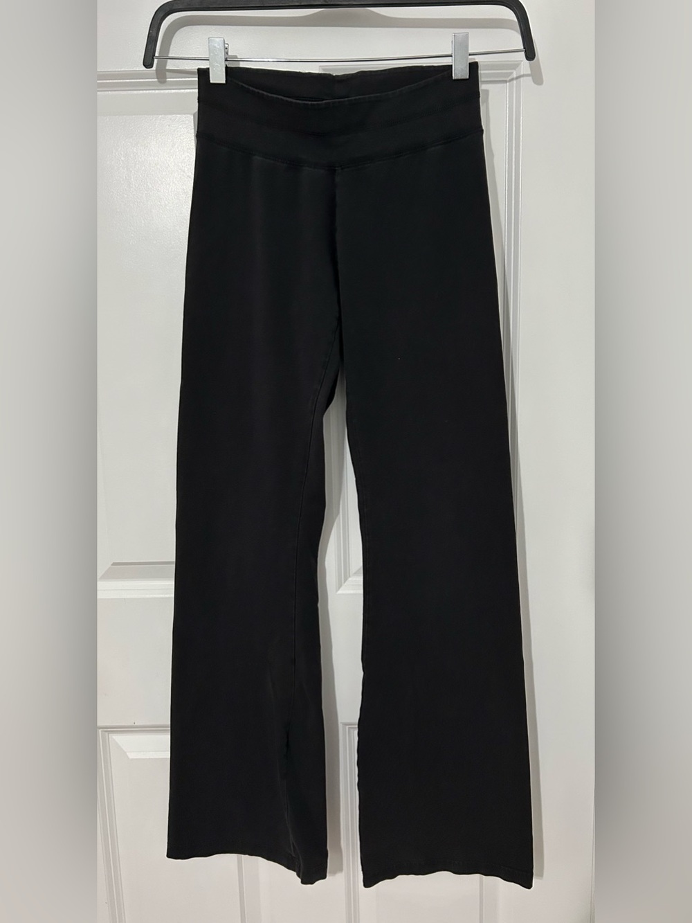 Aerie slim gym flare pants stretchy black